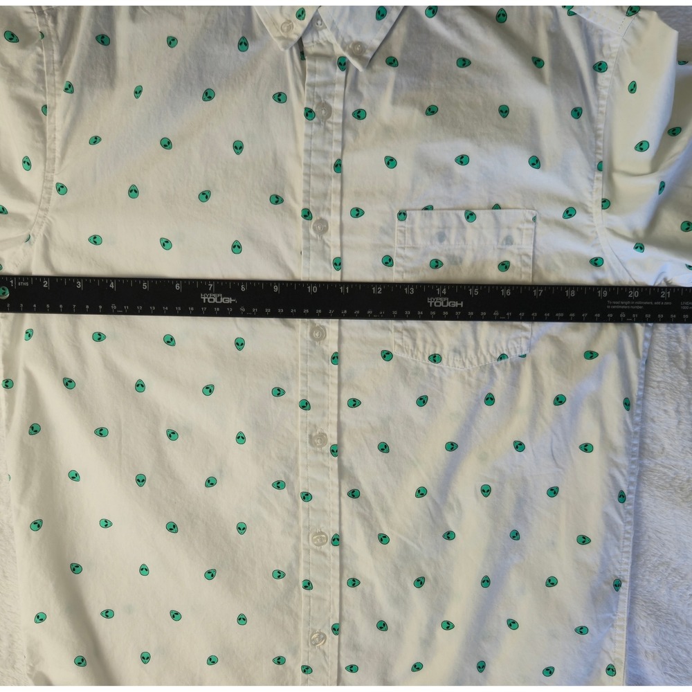 Alien Print Short Sleeve Button Down Shirt White Green Space Theme Top - Picture 6 of 8